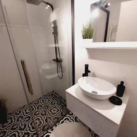 Clivia Apartman Medencehasznalattal *